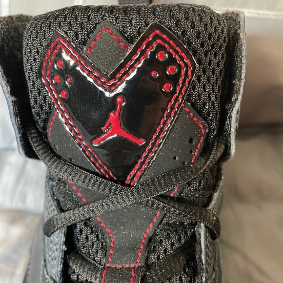 Black and red Jordan’s - Picture 5 of 5